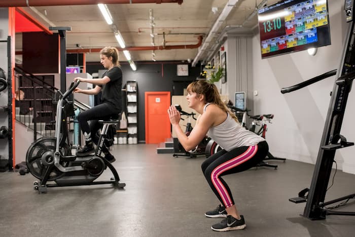 Beginners Guide to the Squat - Foundry Personal Training Gym