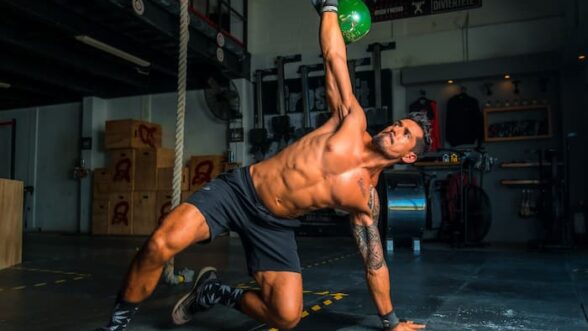 The Best AB Exercises To Get a 6 Pack - Foundry Persona Training Gyms